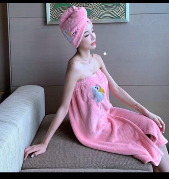 Women's Premium Wearable Bath Towel – Comfortable, Absorbent Wrap for Post-Shower Relaxation